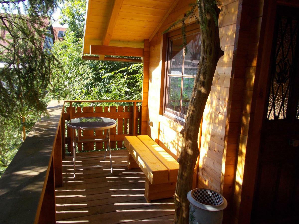 Baumhaus Wolfshoehle * Fischach